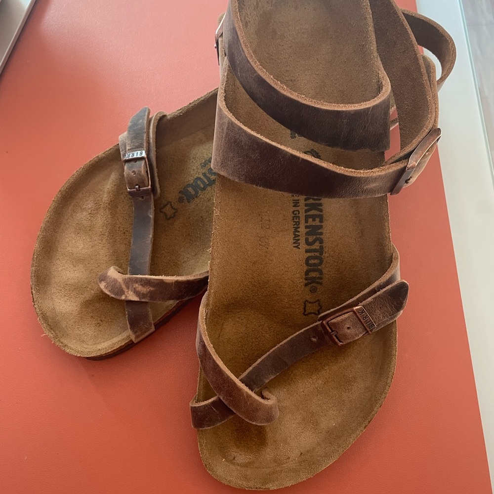 Women’s Strappy Brown Leather Birkenstocks